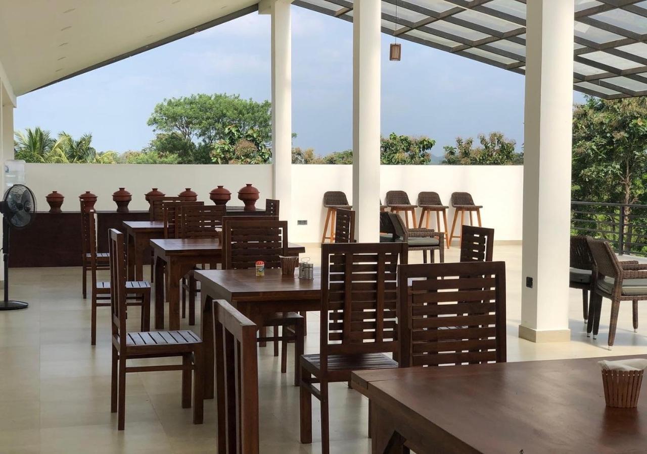 Atteriya Sigiriya Hotel Екстериор снимка